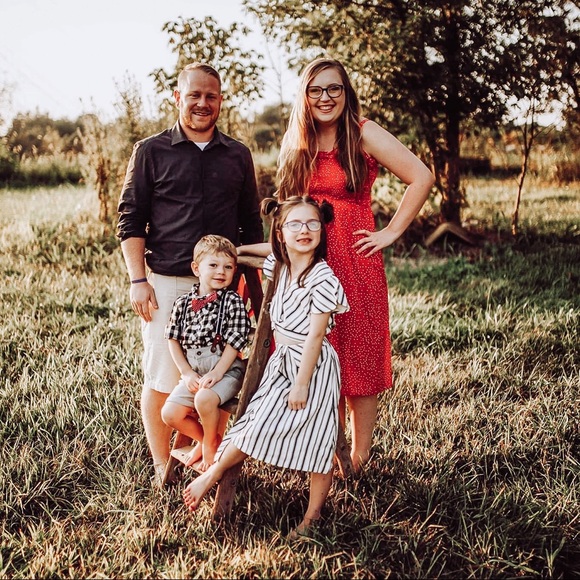 Meet Your Posher - Picture 2 of 5